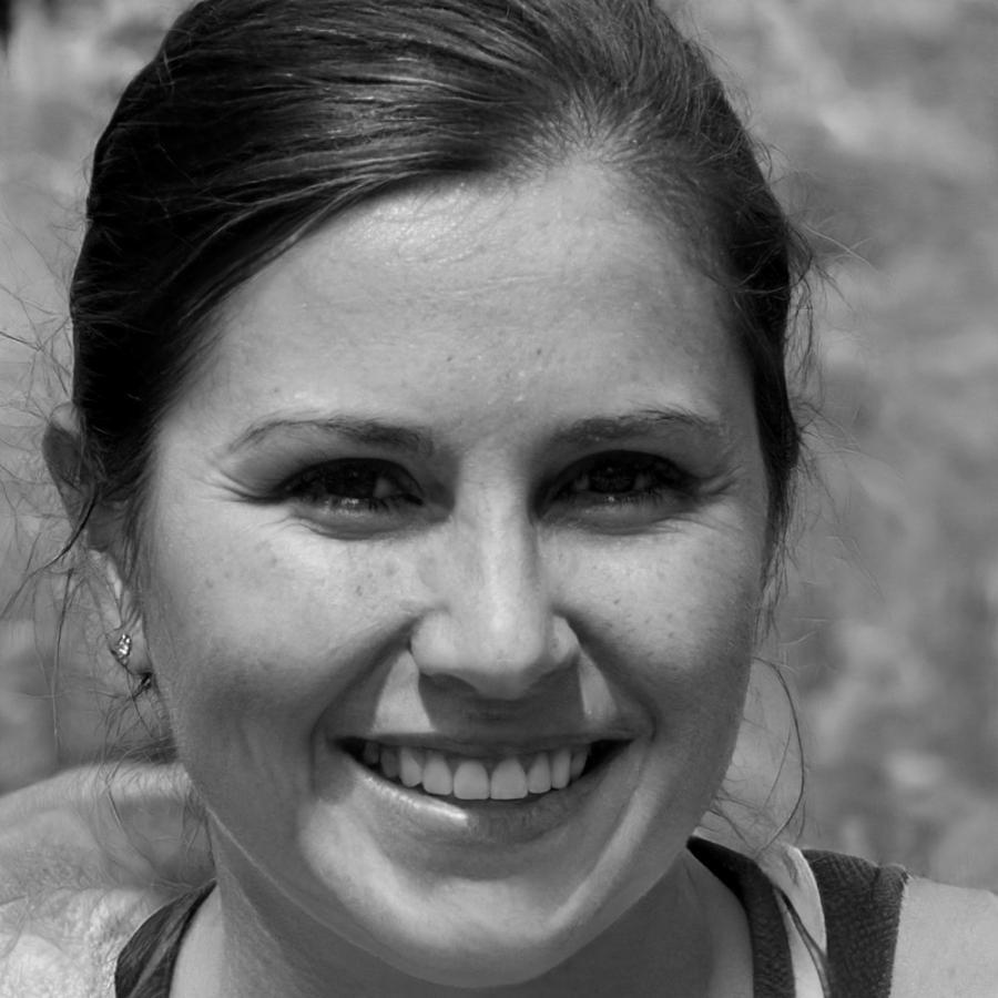 Carmen Villanueva, Directora de Formación Financiera en equidyneosa